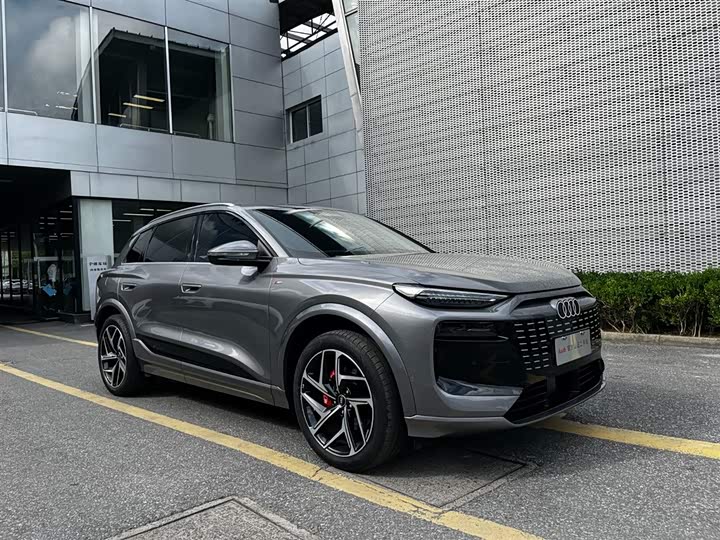 Audi Q6L e-tron, 2026 — фото 3 из 9