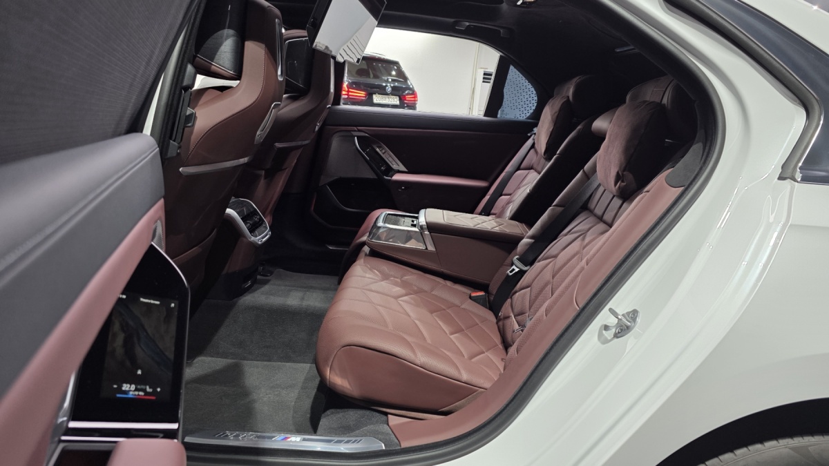 BMW 7 Series, 2023 — фото 10 из 12