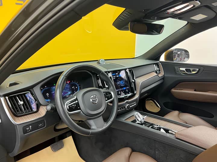 Volvo XC60, 2022 — фото 4 из 9