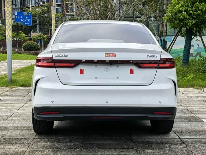 Geely Geometry G6, 2023 — фото 7 из 9