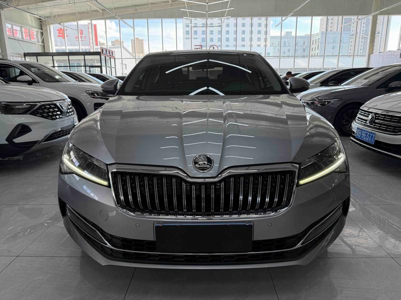Skoda Superb, 2022 — фото 2 из 12