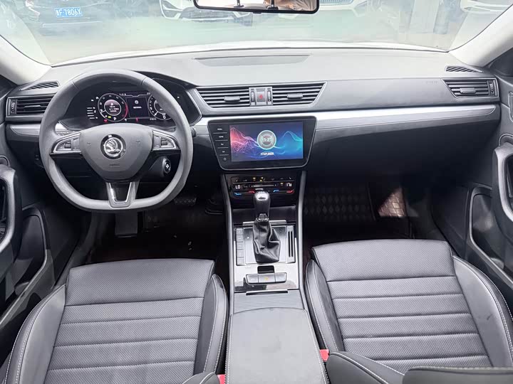 Skoda Superb, 2023 — фото 9 из 9