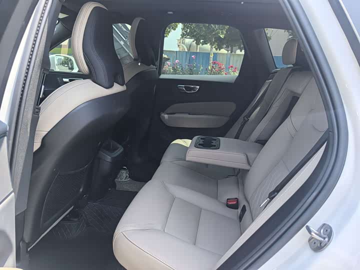Volvo XC60, 2025 — фото 5 из 9