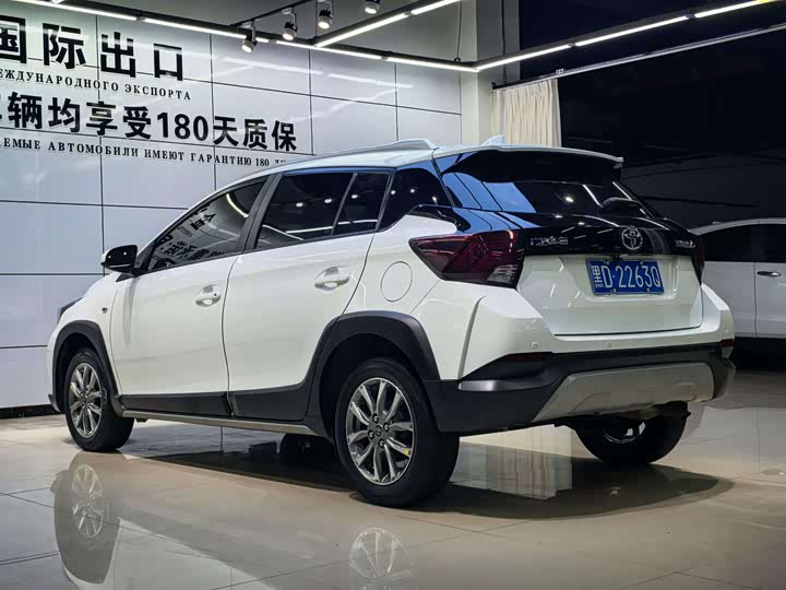 Toyota Yaris L Hatchback, 2022 — фото 8 из 9
