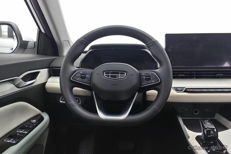 Geely Emgrand L Hi·P Hybrid, 2023 — фото 9 из 12