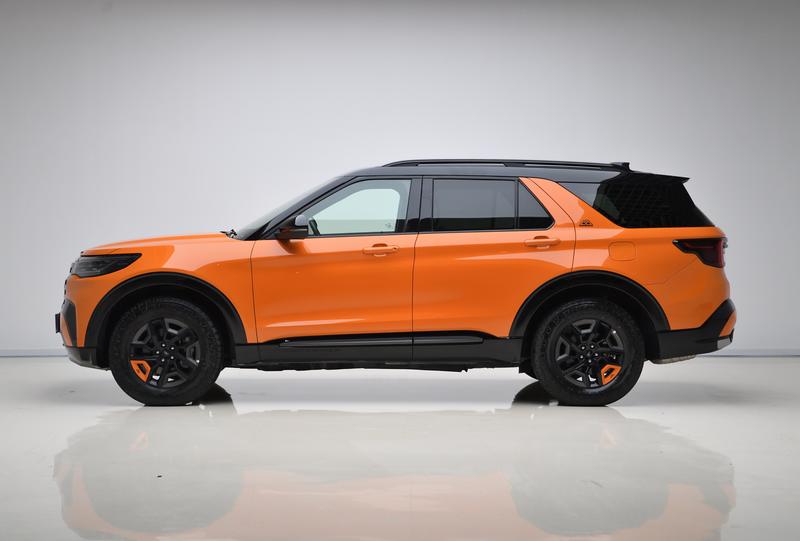 Ford Explorer, 2024 — фото 4 из 12