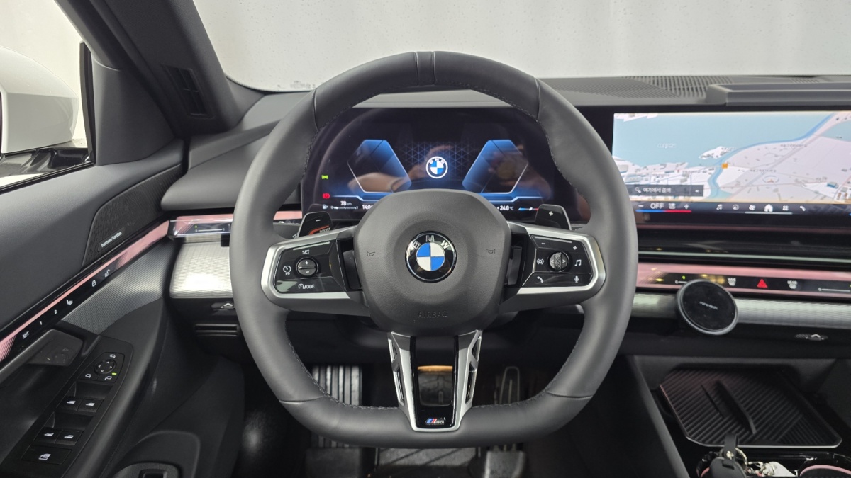 BMW 5 Series, 2024 — фото 11 из 12