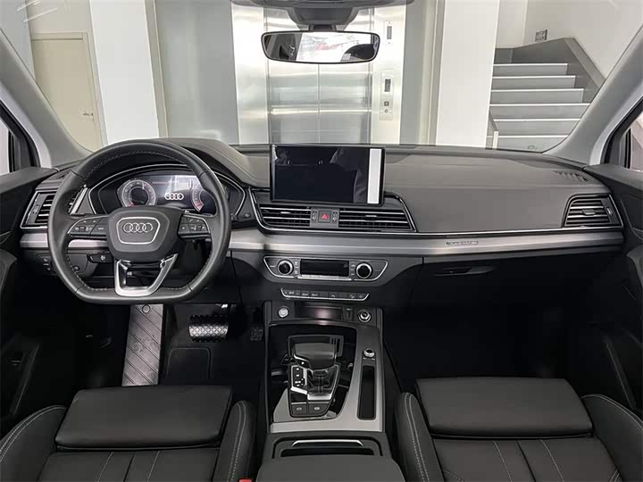 Audi Q5L, 2023 — фото 6 из 9