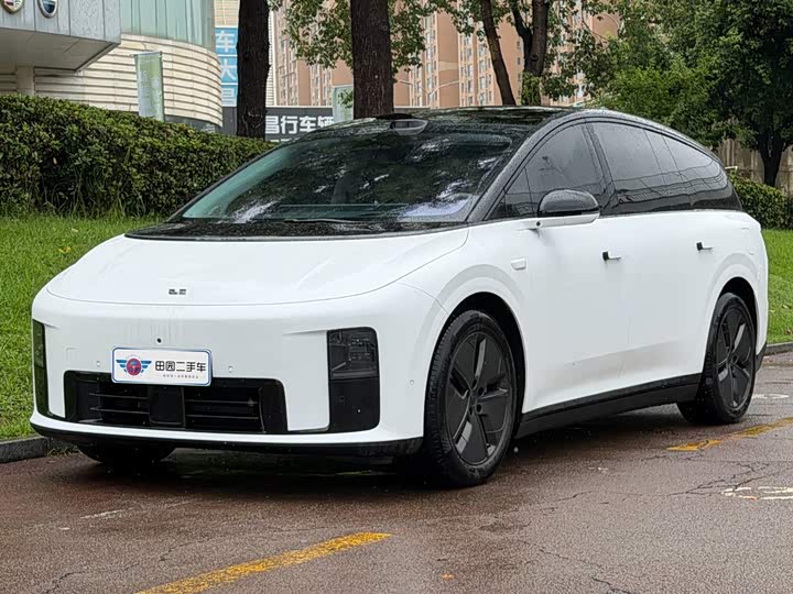 LiXiang i8, 2026 — купить в Оренбурге под ключ