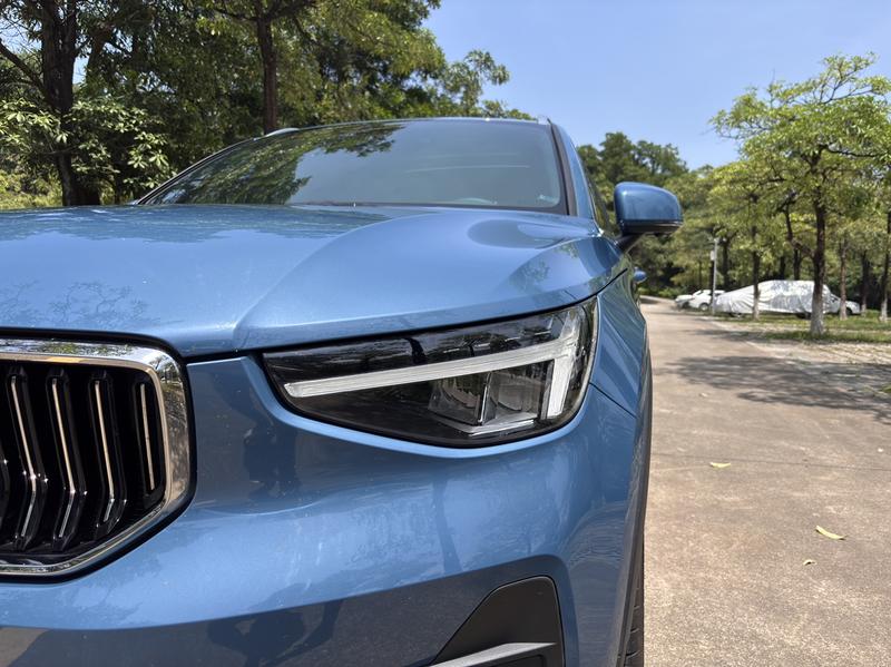 Volvo XC40, 2022 — фото 8 из 12