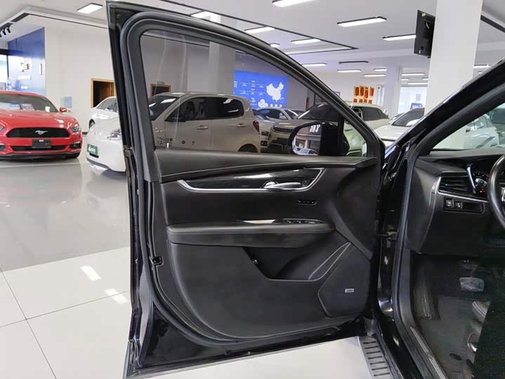 Cadillac XT5, 2022 — фото 7 из 9