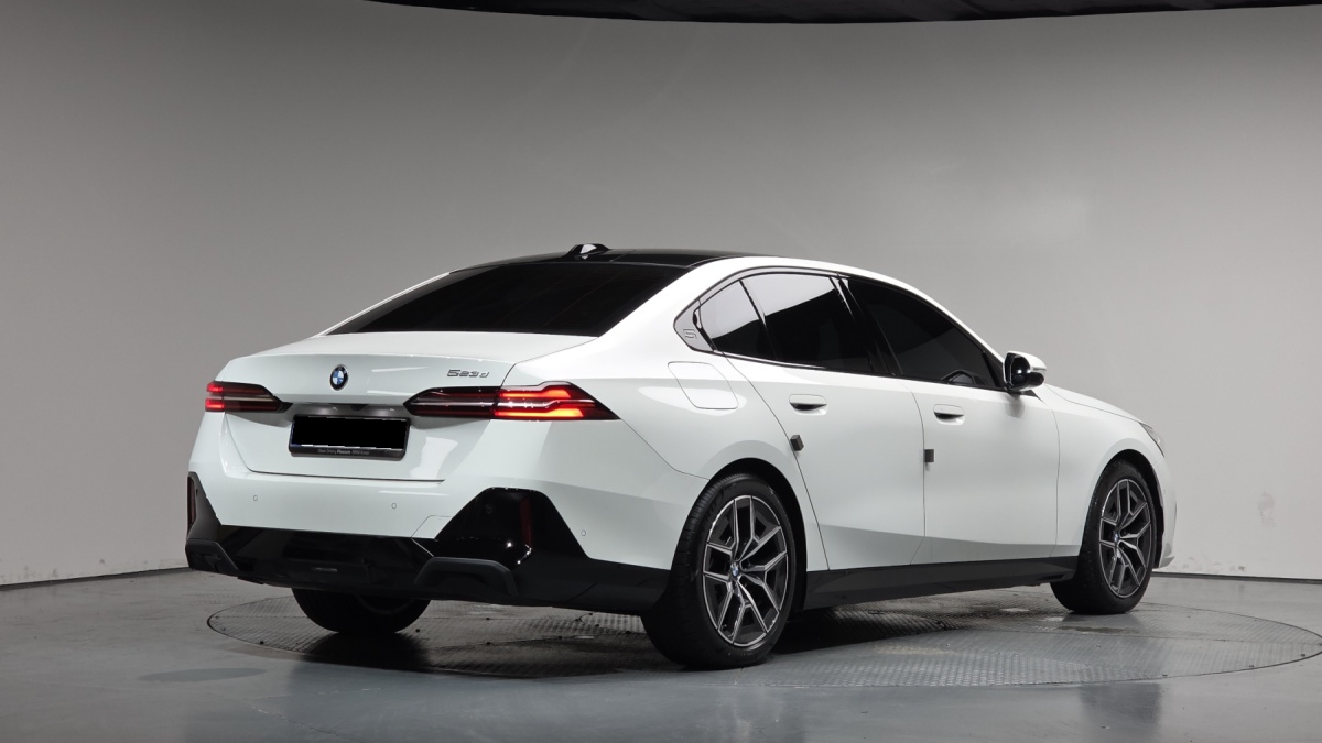 BMW 5 Series, 2025 — фото 2 из 12