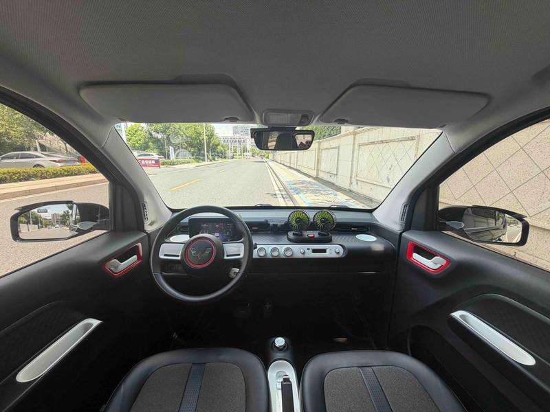 Wuling Mini EV, 2022 — фото 6 из 11