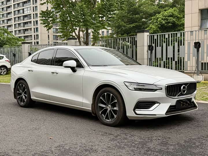 Volvo S60, 2021 — фото 3 из 9