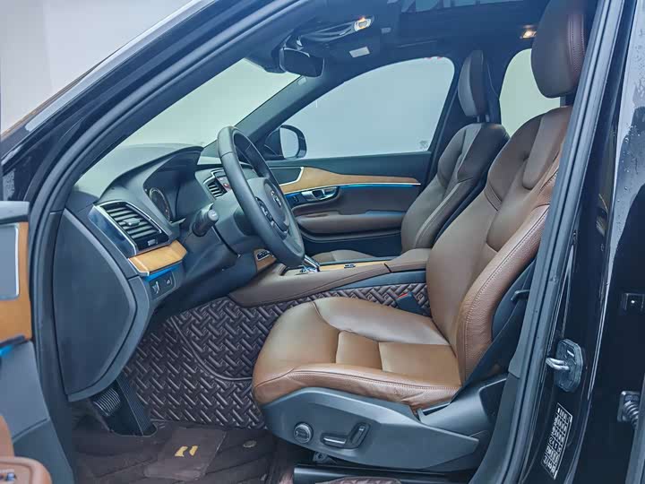 Volvo XC90, 2022 — фото 6 из 9