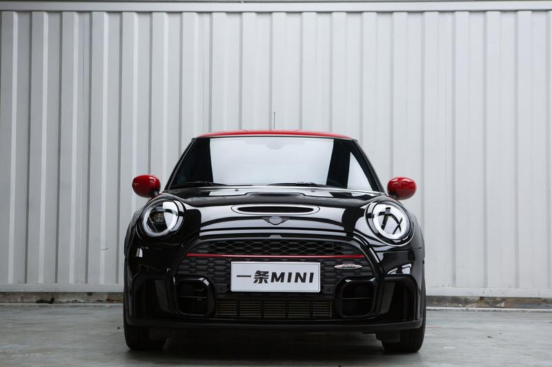 Mini Mini JCW, 2022 — фото 2 из 9