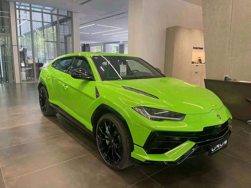 Lamborghini Urus, 2023 — фото 2 из 7