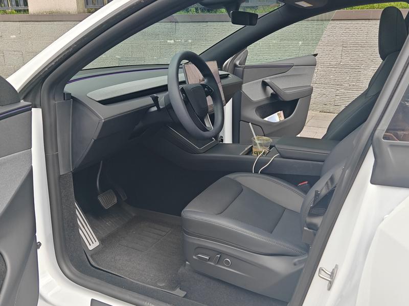 Tesla Model Y, 2025 — фото 9 из 11
