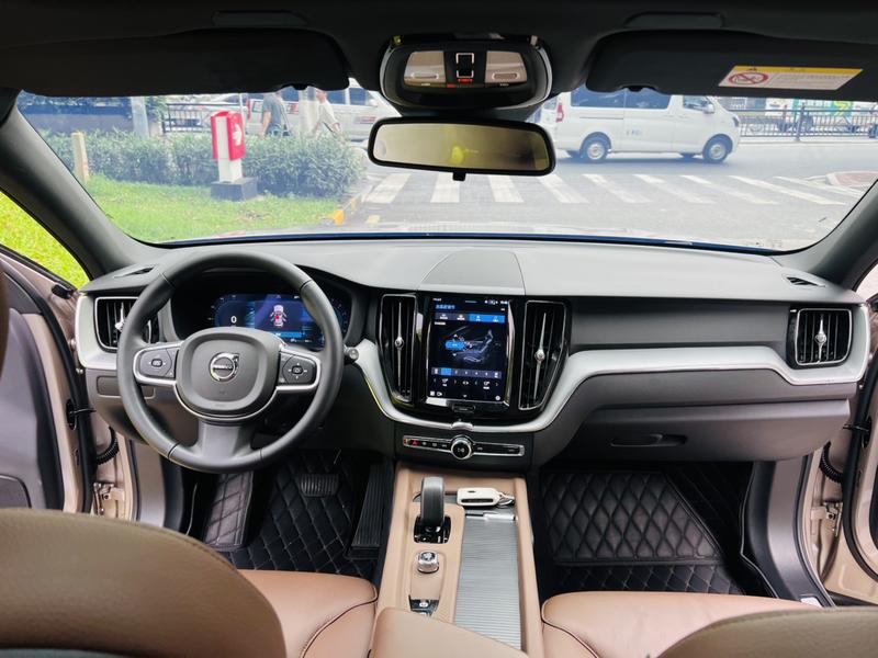 Volvo XC60, 2025 — фото 10 из 12