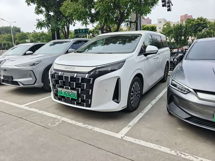 BYD M9, 2025 — купить в Самаре под ключ