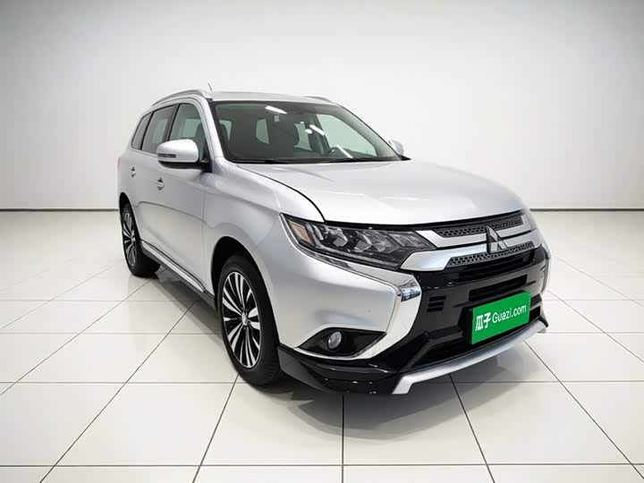 Mitsubishi Outlander, 2021 — фото 3 из 9