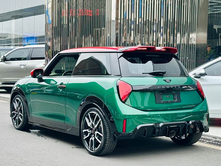 Mini Mini JCW, 2025 — фото 4 из 9