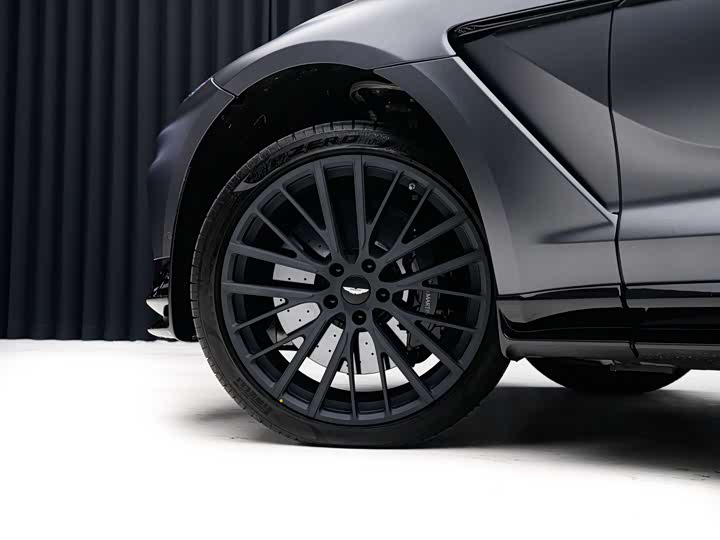 Aston Martin DBX, 2025 — фото 6 из 9