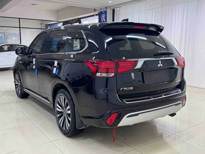 Mitsubishi Outlander, 2021 — фото 4 из 9