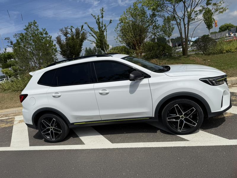 Roewe RX5 Hybrid, 2022 — фото 7 из 10