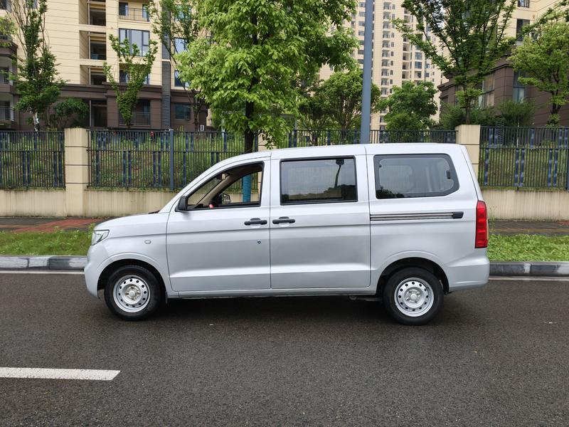Wuling Hongguang V, 2022 — фото 2 из 8