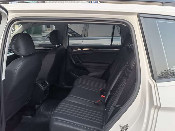 Volkswagen Tiguan L Pro, 2022 — фото 8 из 9