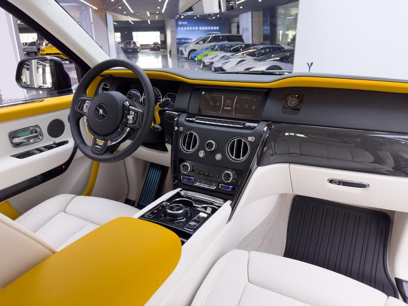 Rolls-Royce Cullinan, 2023 — фото 8 из 12