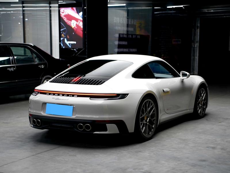 Porsche 911, 2023 — фото 7 из 12