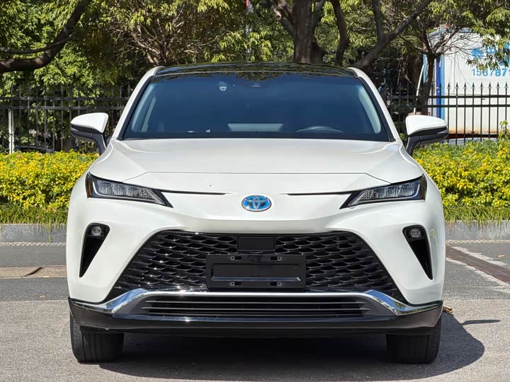 Toyota Venza, 2023 — фото 2 из 12