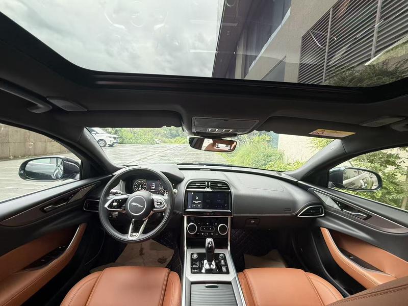 Jaguar XE L, 2022 — фото 6 из 10