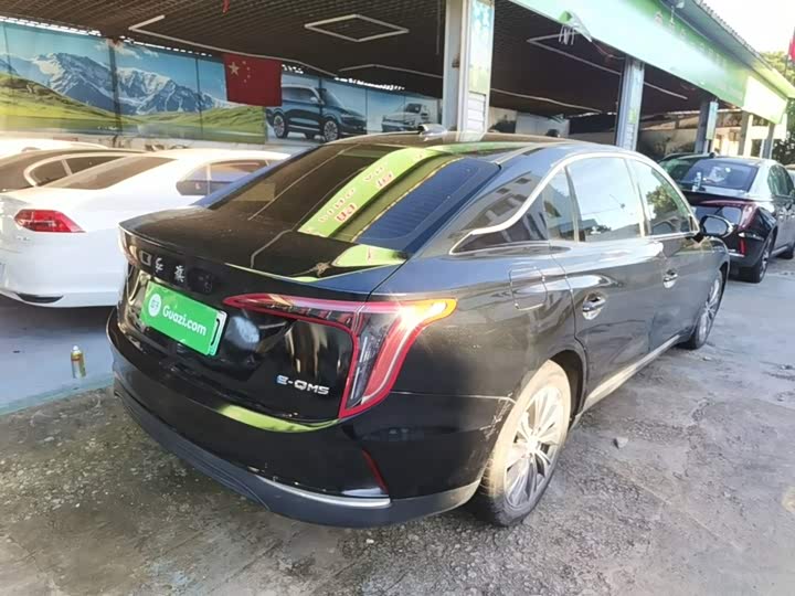 Hongqi E-QM5, 2023 — фото 7 из 9