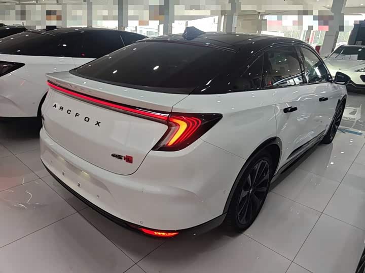 BAIC Arcfox Alpha S, 2023 — фото 7 из 9