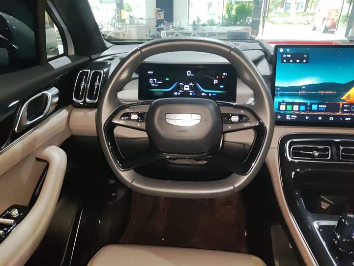 Geely Atlas L, 2025 — фото 11 из 12