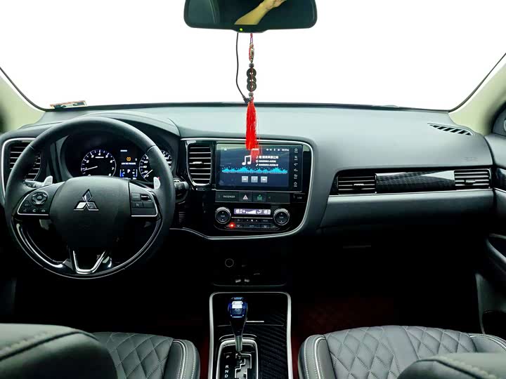 Mitsubishi Outlander, 2022 — фото 9 из 9