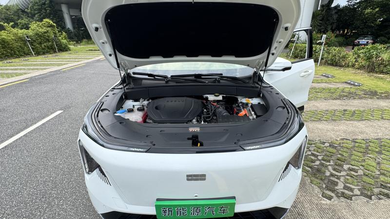 Geely Galaxy L7, 2023 — фото 10 из 12