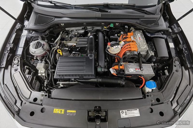 Volkswagen Passat Hybrid, 2023 — фото 6 из 12