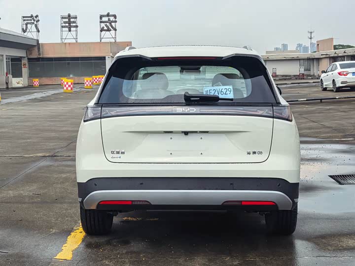 BYD Sea Lion 05 DM-i Hybrid, 2026 — фото 4 из 9