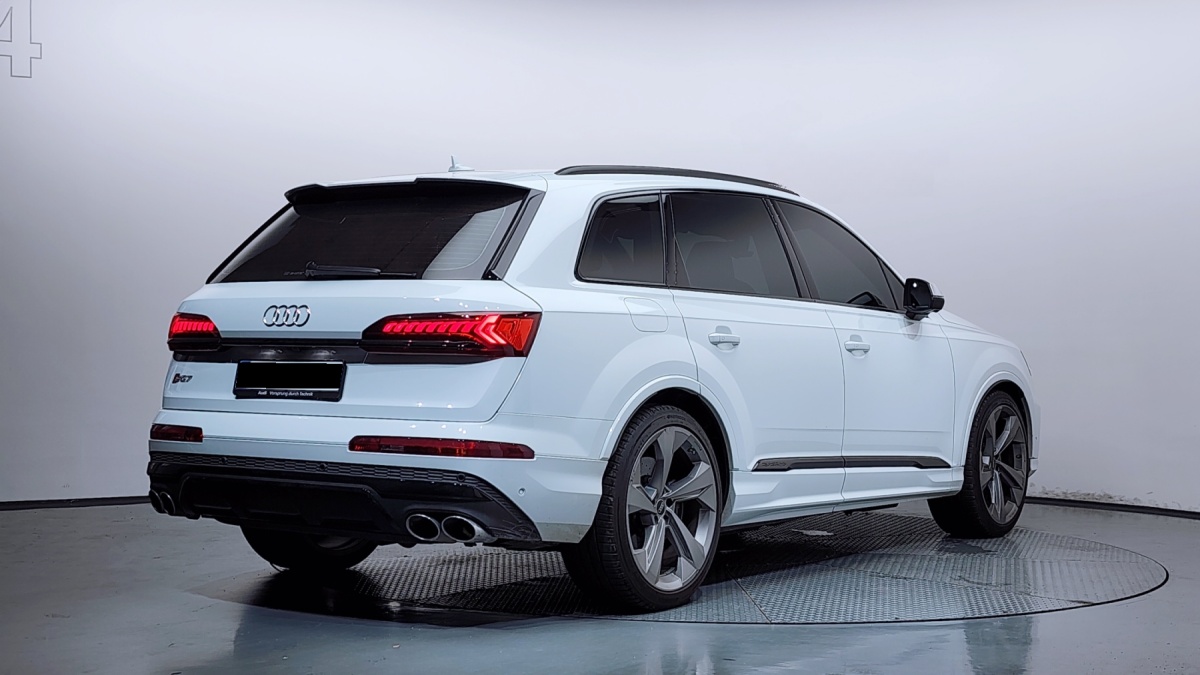 Audi SQ7, 2023 — фото 2 из 12