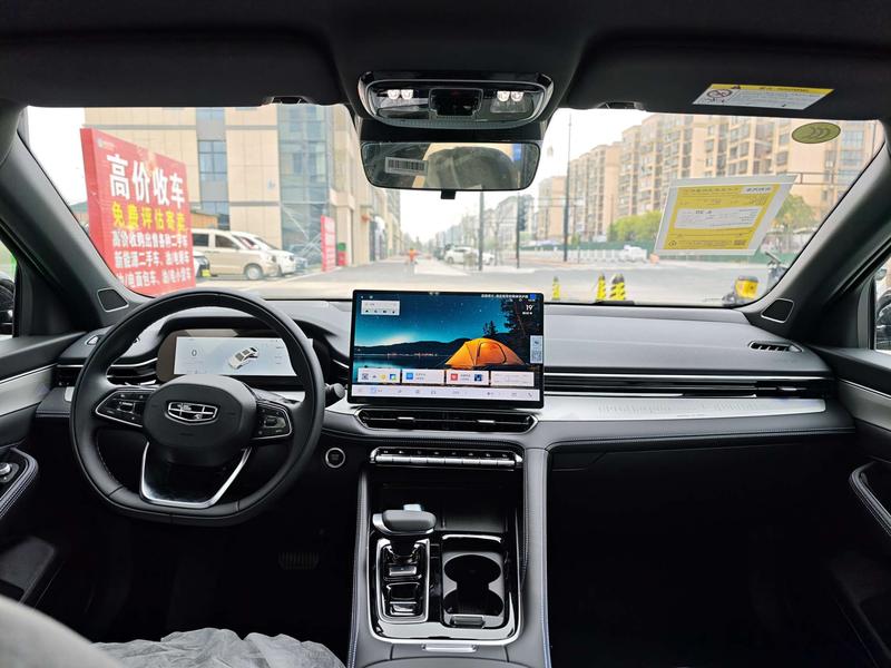Geely Preface, 2025 — фото 8 из 12