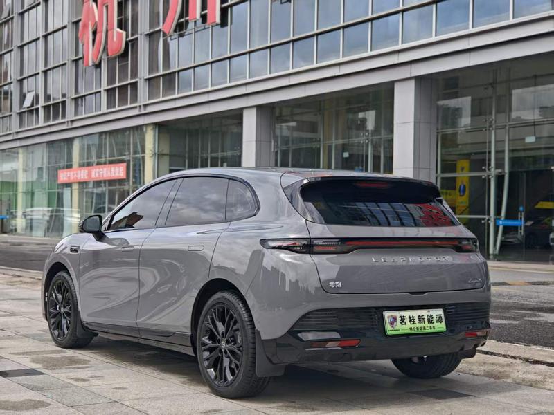 Leapmotor Lafa5, 2025 — фото 5 из 12