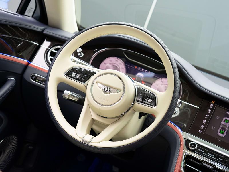 Bentley Flying Spur, 2022 — фото 7 из 11