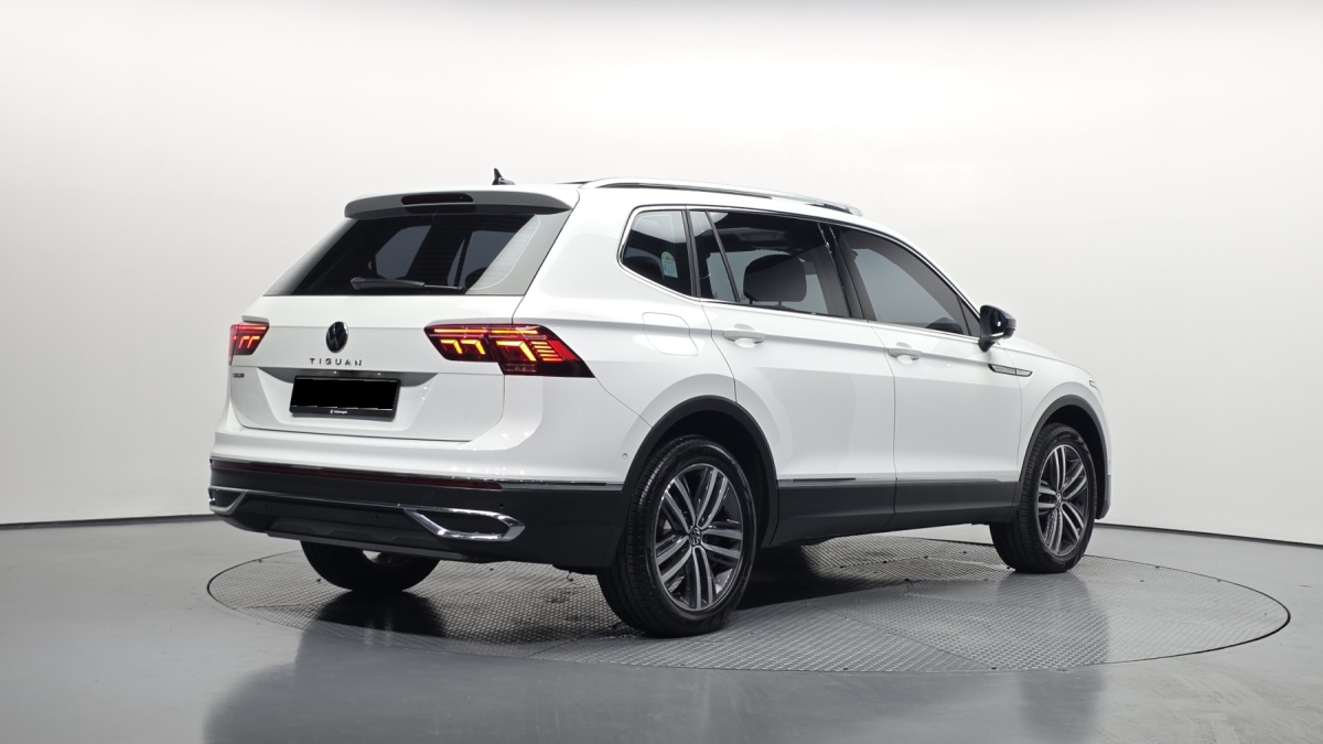 Volkswagen Tiguan, 2023 — фото 2 из 12