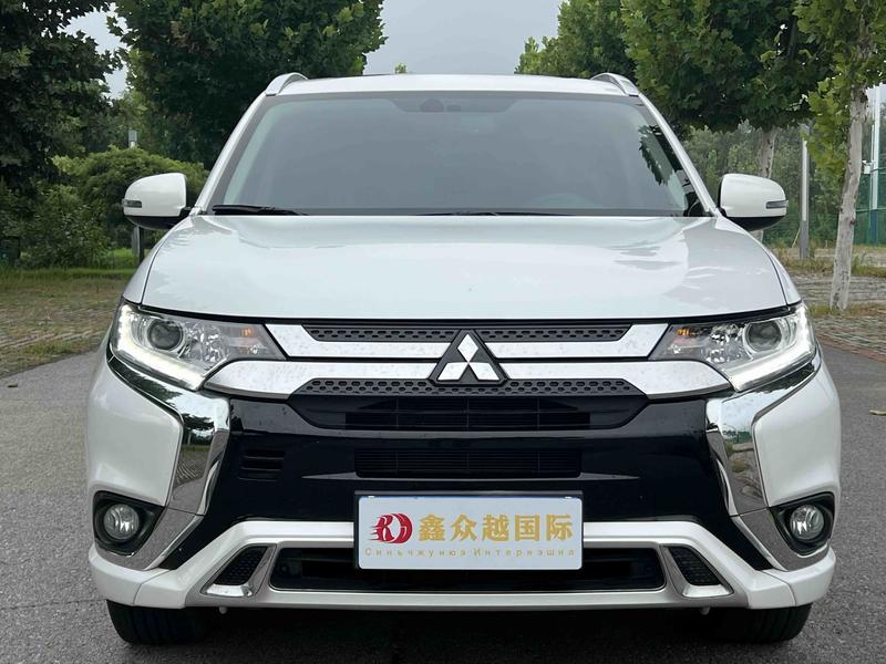 Mitsubishi Outlander, 2023 — фото 2 из 12