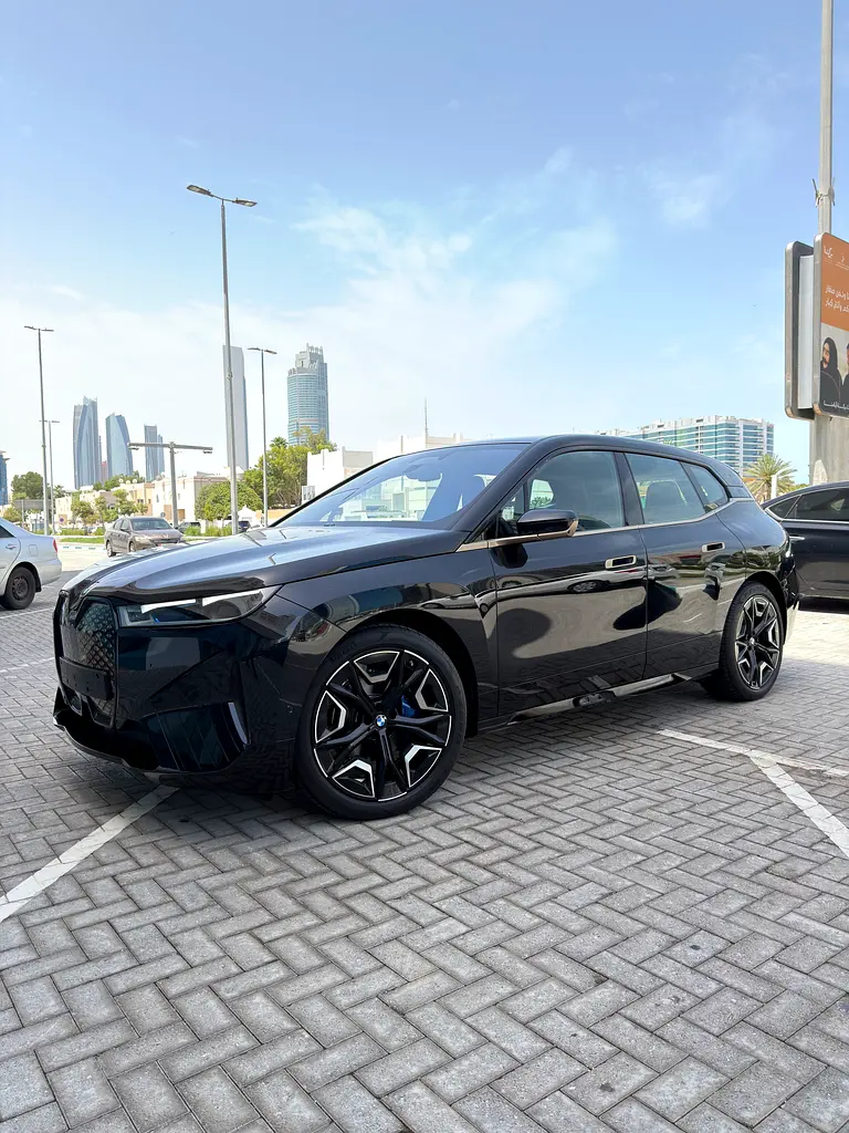 BMW iX, 2025