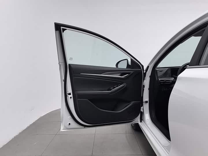 Changan Eado Plus, 2022 — фото 8 из 9
